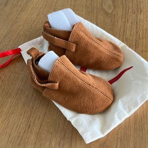 Zutano suede baby booties
